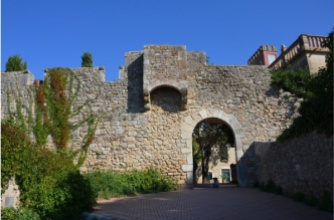 muralla-de-sant-marti-dempuries